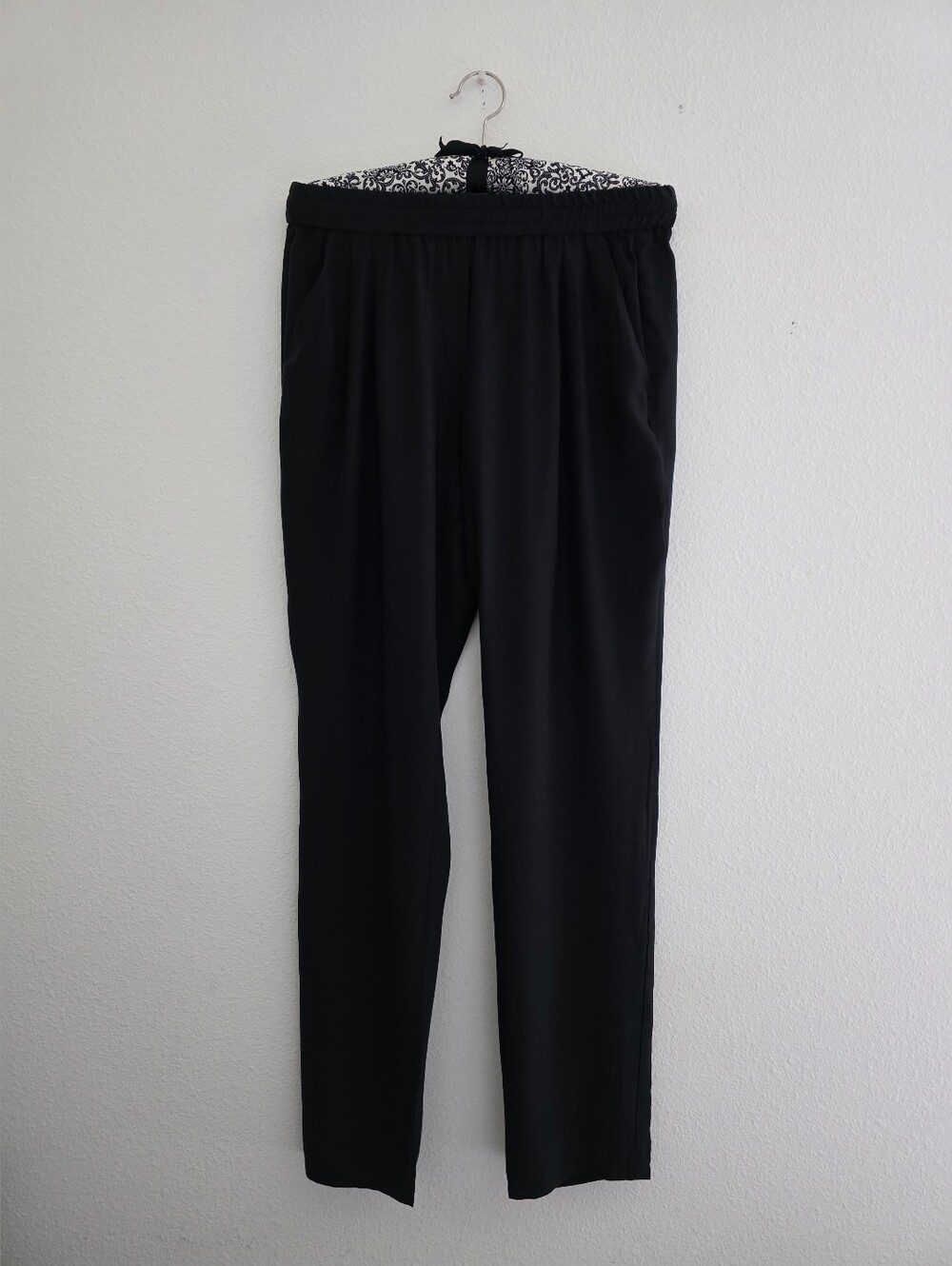 Acrobat Women's Pants 100% Silk Black Elastic Waist Slant Pocket Tapered Sz XS